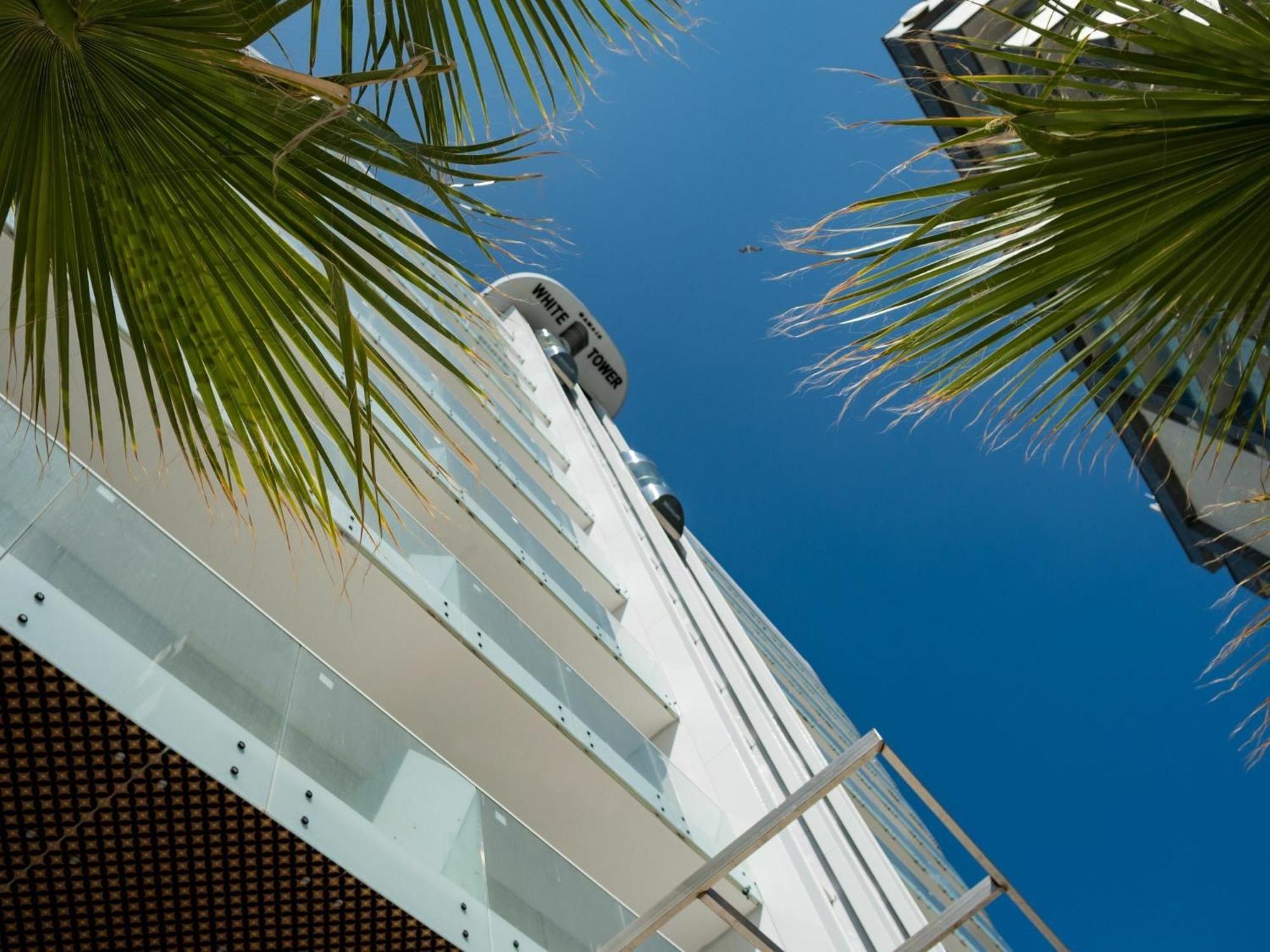 White Tower Mamaia Prestige Apartments ภายนอก รูปภาพ