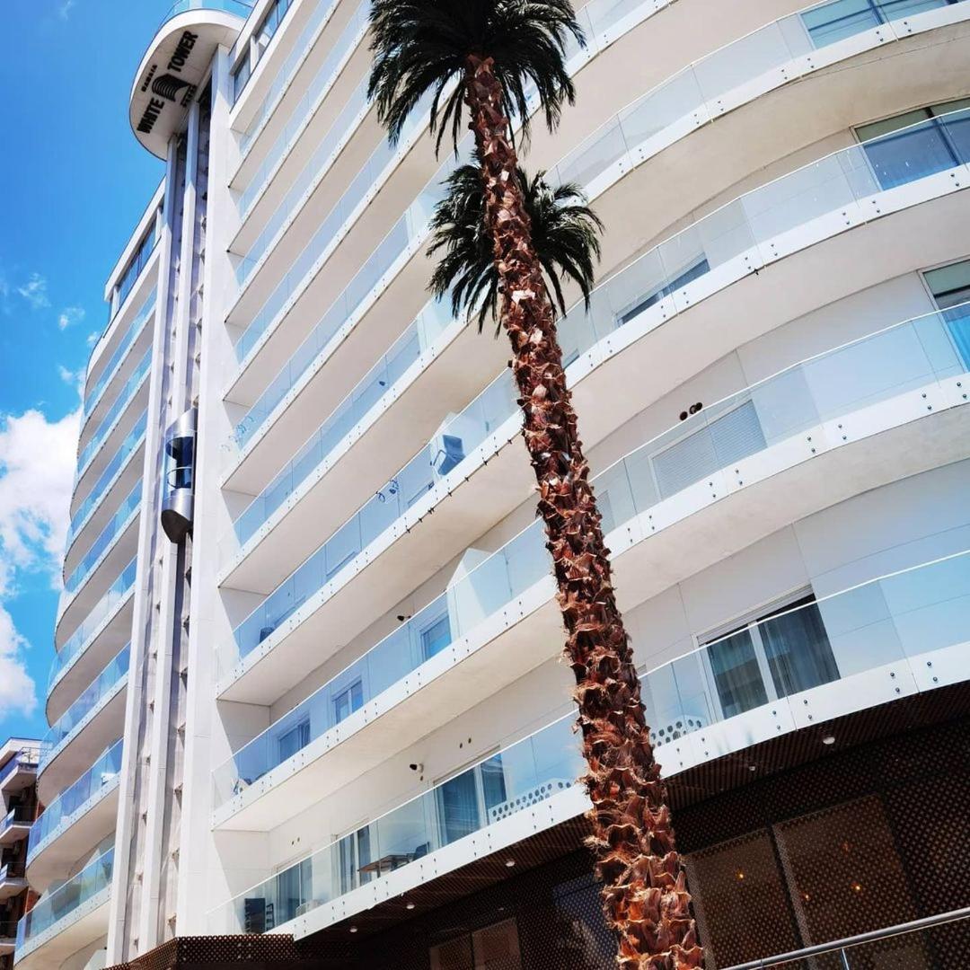 White Tower Mamaia Prestige Apartments ภายนอก รูปภาพ